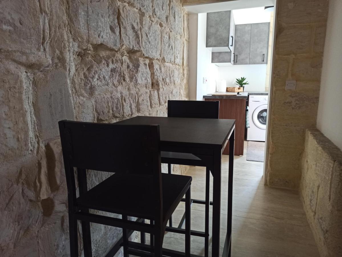 Beautiful 1-Bed Apartment In Hal Qormi エクステリア 写真